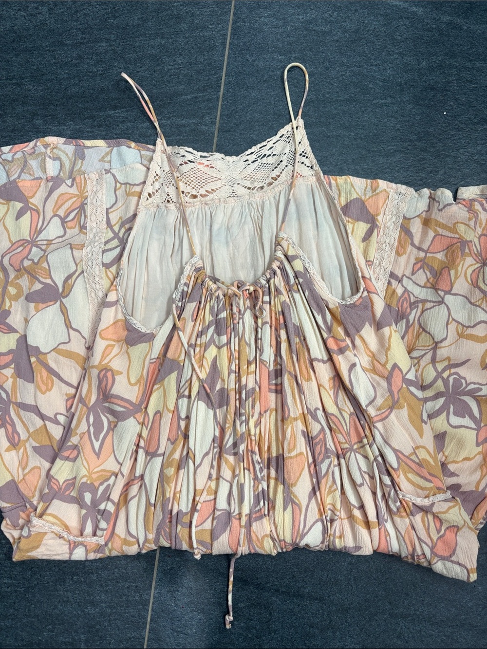 Floral midi dress - Picture 3 of 5